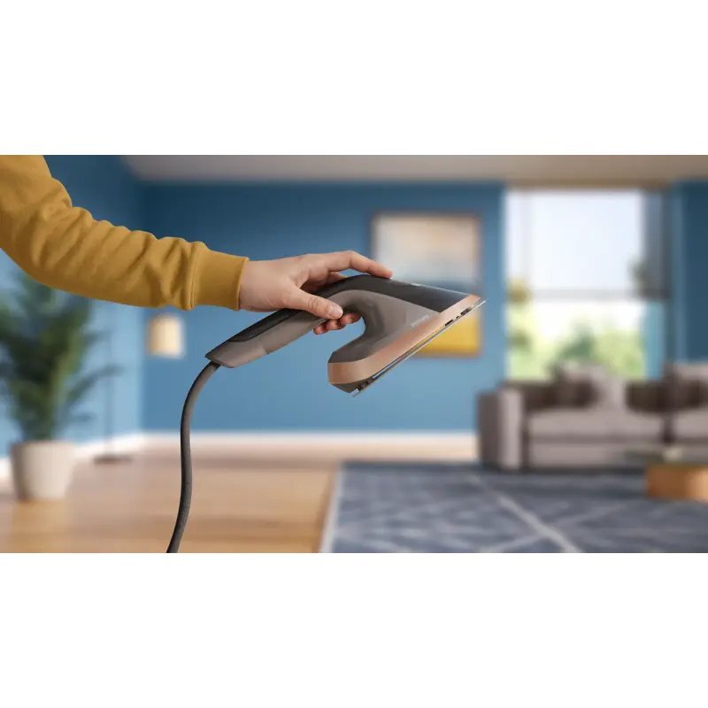 Mit dem ergonomischen Bügeleisen und -kopf wird das Bügeln angenehm leicht